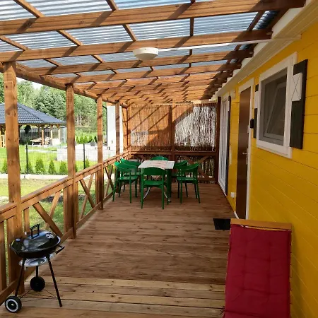 Letniskowy - Zolty-caloroczny Feriehus