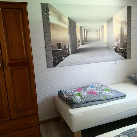 בית נופש Letniskowy - Zolty-caloroczny *