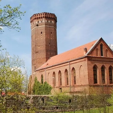 Letniskowy - Zolty-caloroczny Feriehus