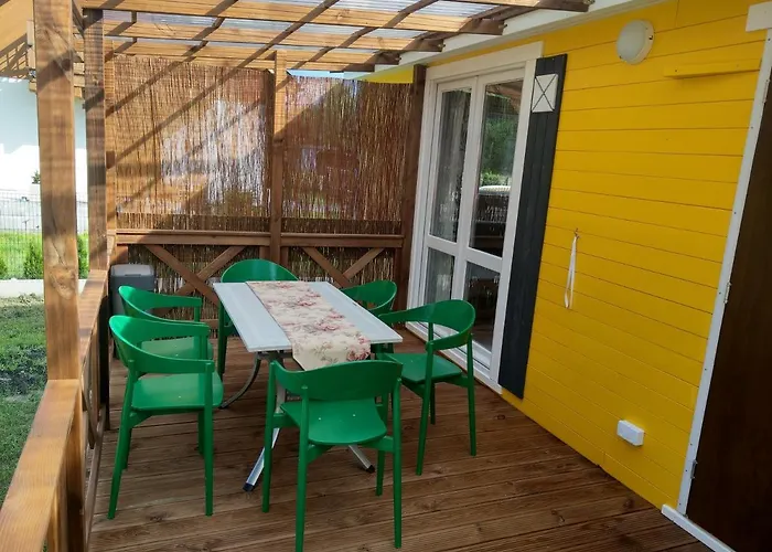 Letniskowy - żółty-całoroczny Dom wakacyjny