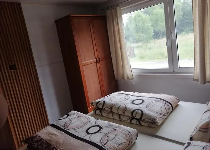 Letniskowy - żółty-całoroczny Dom wakacyjny