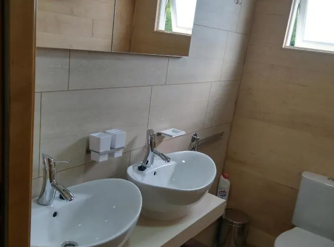 Dom wakacyjny Letniskowy - żółty-całoroczny Rzeczenica