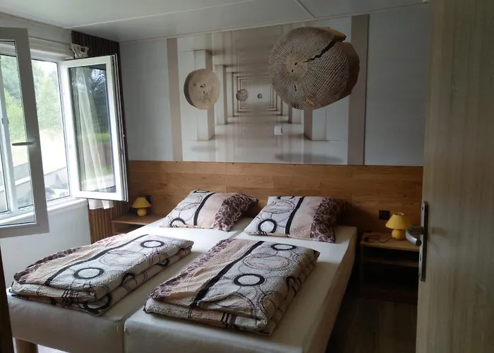 Letniskowy - żółty-całoroczny Dom wakacyjny *