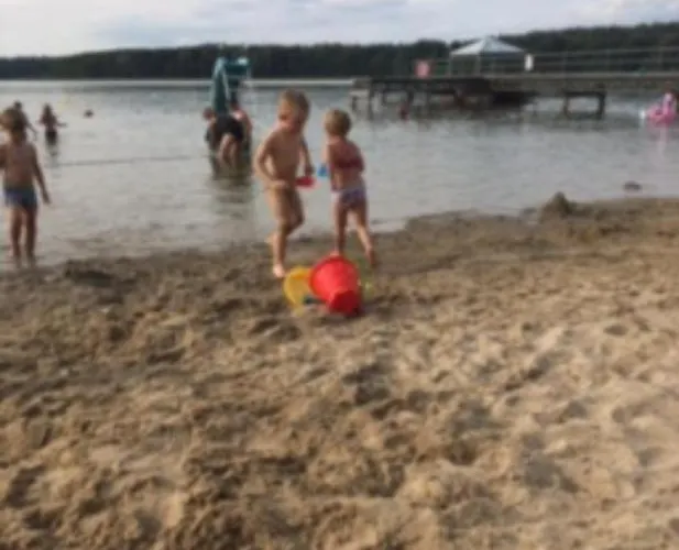 Dom wakacyjny Letniskowy - żółty-całoroczny Rzeczenica