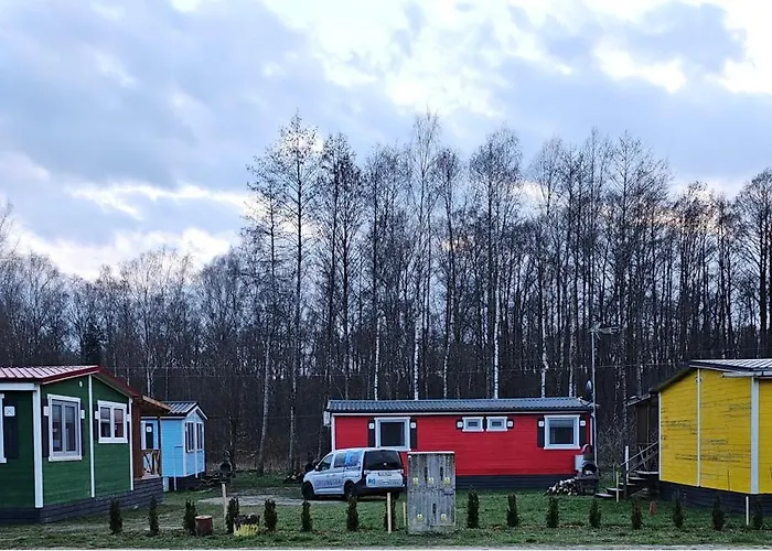 Dom wakacyjny Letniskowy - żółty-całoroczny *