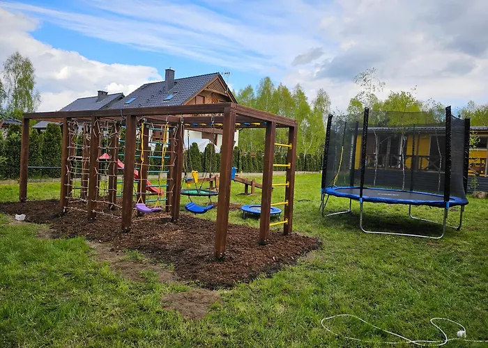 Dom wakacyjny Letniskowy - żółty-całoroczny Rzeczenica