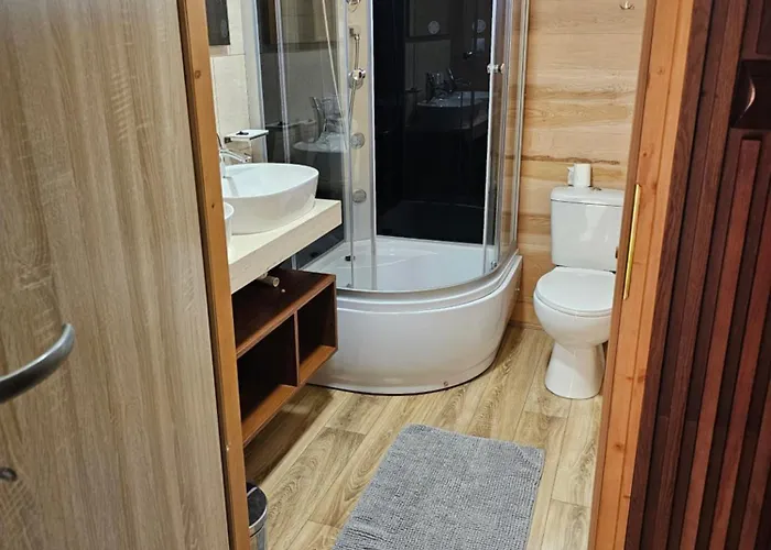 Letniskowy - żółty-całoroczny Dom wakacyjny *